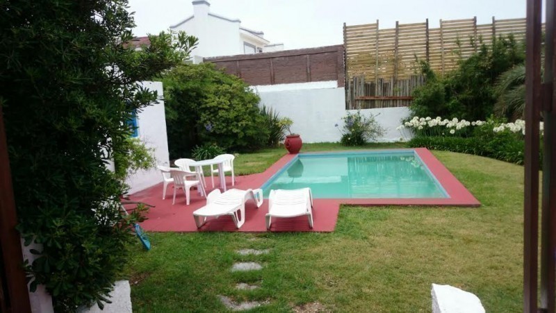 Casa en alquiler con piscina en Montoya